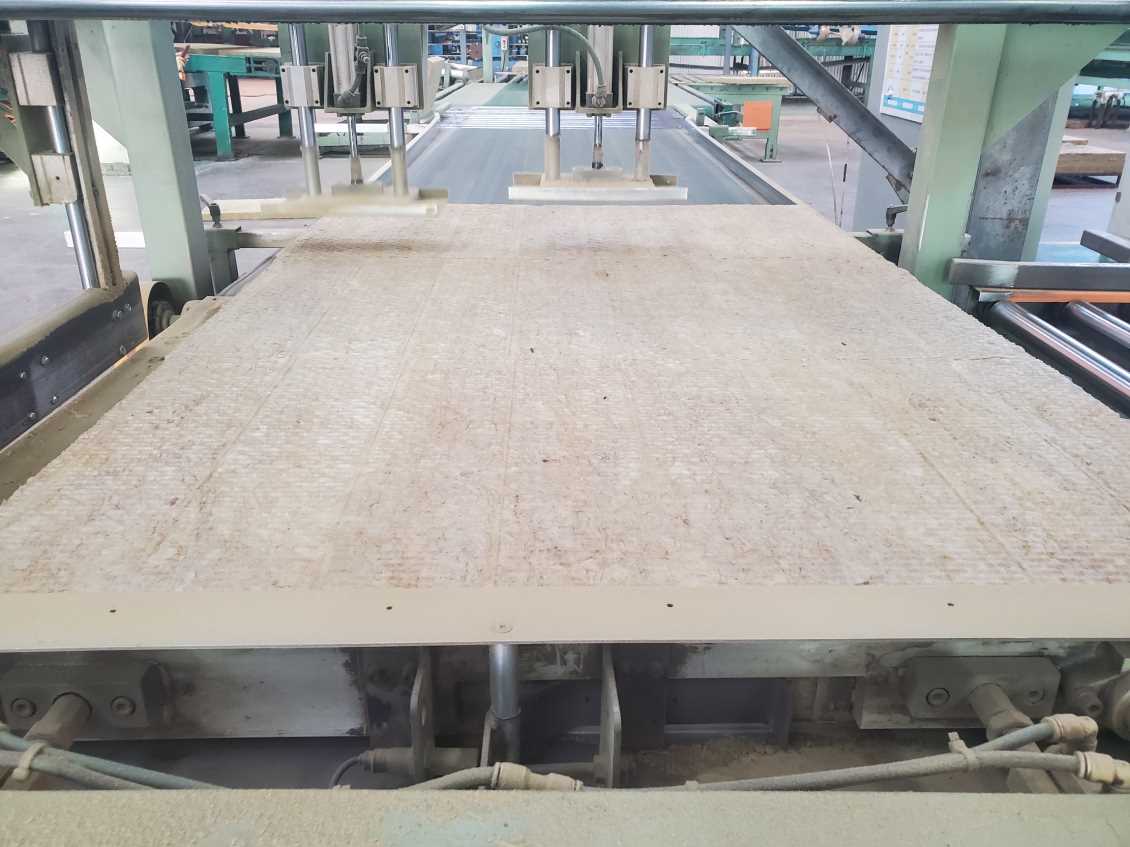 济源岩棉板和玻璃棉有哪些不同